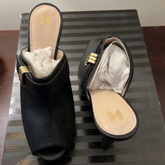 Victoria’s Secret Black Leather Platform Mules - Picture 1 of 4